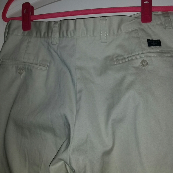 Dockers men's pleated khakis. Tan. - Picture 3 of 3